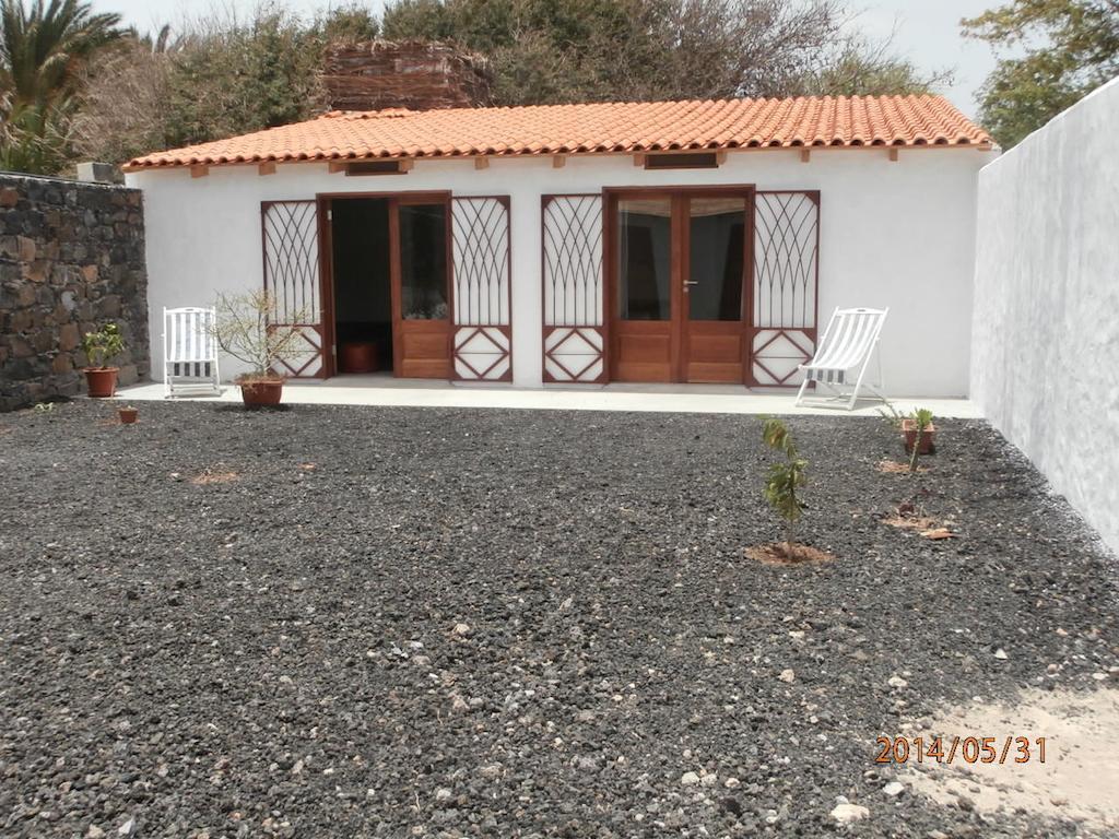 Villa Morabeza Guest House Mindelo Exterior photo