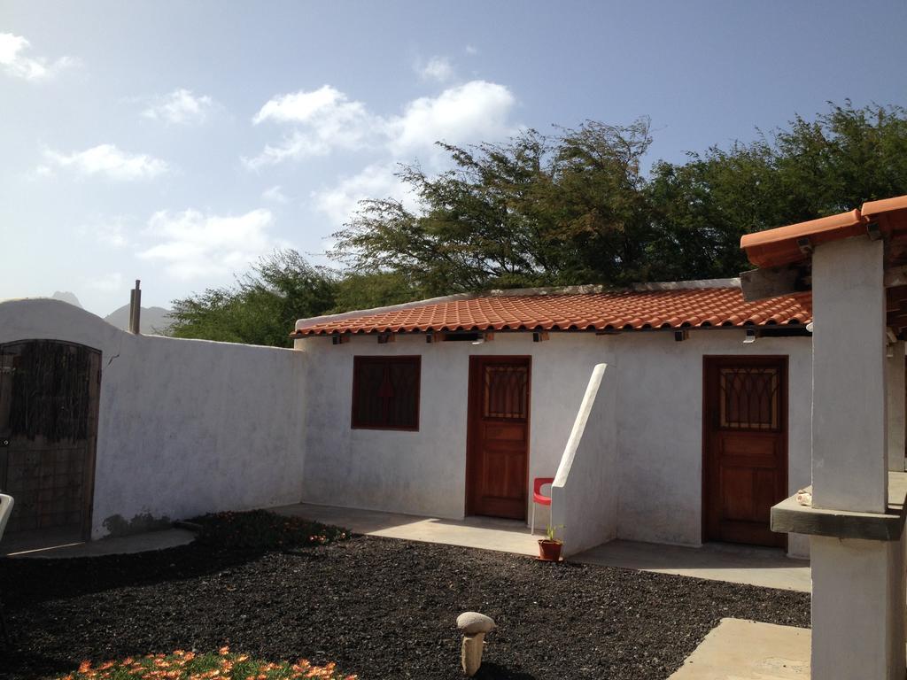 Villa Morabeza Guest House Mindelo Exterior photo